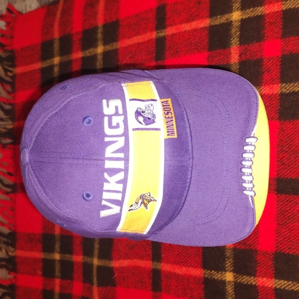 Reebok NFL Minnesota Vikings Adjustable 3D Embroidered Strap-on Youth Hat Cap